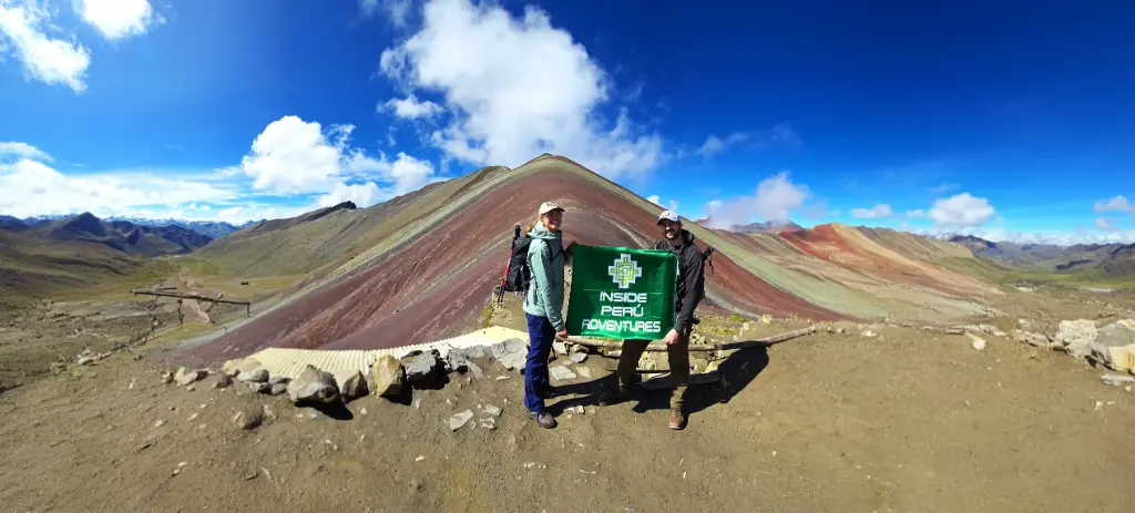 [34] Caminata por la Montaña Arcoíris y el Valle Rojo